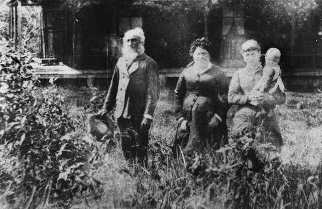 John Gustave Sommer and his family, Yandina, ca. 1885.